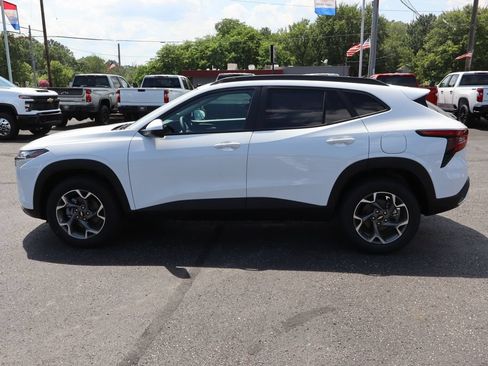 New 2026 Chevrolet Trax LT w/ LT Convenience Package FWD image 22