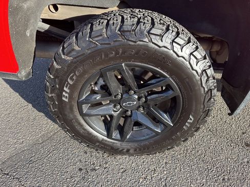 Used 2021 Chevrolet Silverado 1500 LT Trail Boss w/ Convenience Package II image 40