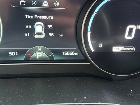 Used 2022 Kia Niro EX Premium image 38