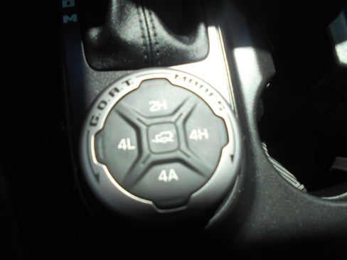 Used 2022 Ford Bronco Badlands image 16