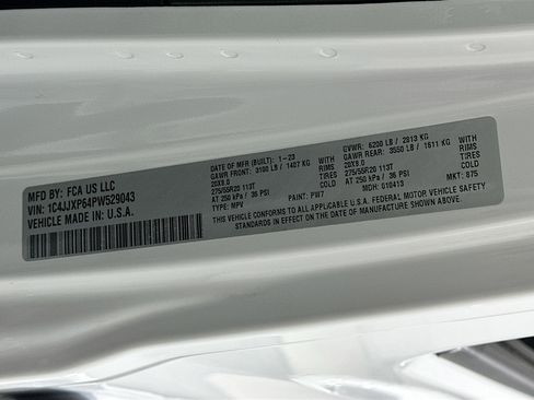 Used 2023 Jeep Wrangler Sahara image 12