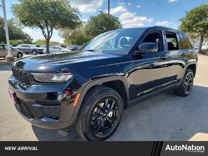 Used 2025 Jeep Grand Cherokee Altitude