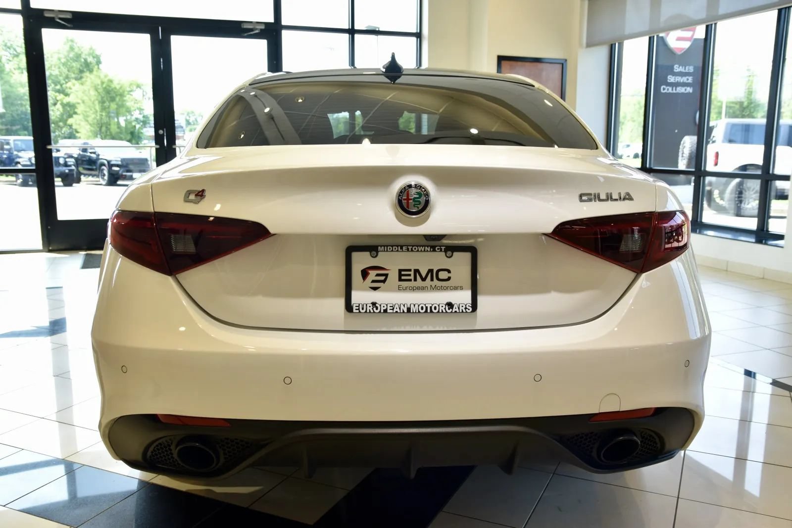Used 2023 Alfa Romeo Giulia Veloce AWD/4WD image 5