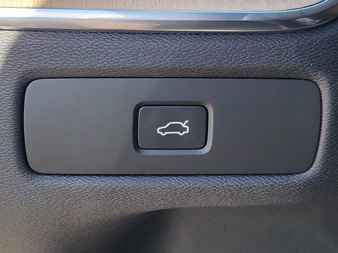 New 2026 Volvo XC60 B5 Plus w/ Protection Package Premier image 11