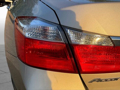 Used 2014 Honda Accord LX image 28