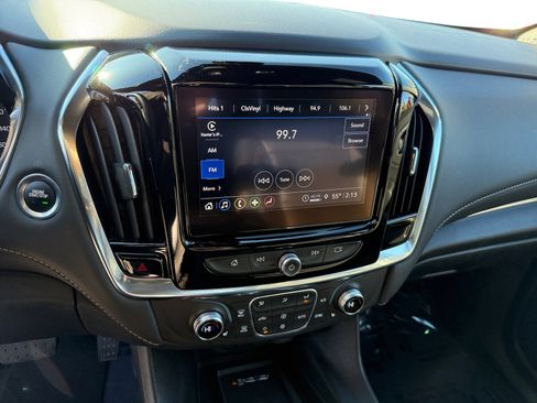 Used 2023 Chevrolet Traverse LT image 12