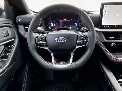 Certified 2025 Ford Explorer ST image 5