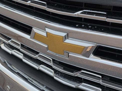 Certified 2021 Chevrolet Silverado 1500 LTZ w/ LTZ Convenience Package II AWD/4WD image 31