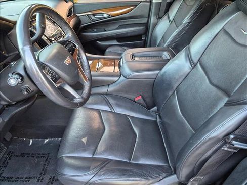 Used 2020 Cadillac Escalade Luxury RWD image 15