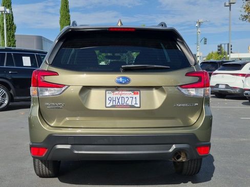 Used 2023 Subaru Forester Premium AWD/4WD image 6