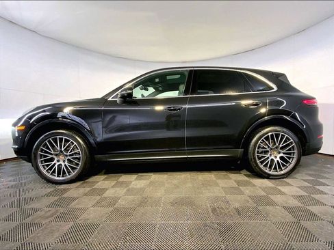 Certified 2022 Porsche Cayenne image 2