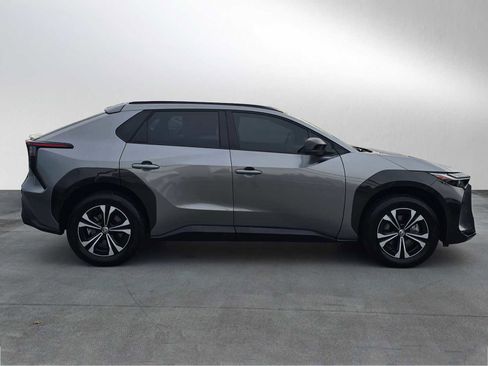 Used 2024 Toyota bZ4X XLE image 2