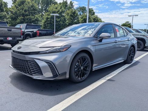 New 2026 Toyota Camry SE FWD image 5