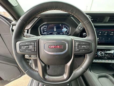 Used 2025 GMC Sierra 2500 AT4 image 35