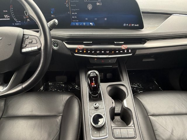 Used 2024 Cadillac XT4 Premium Luxury FWD image 3