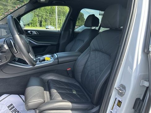 Used 2024 BMW X5 xDrive40i w/ Premium Package image 16