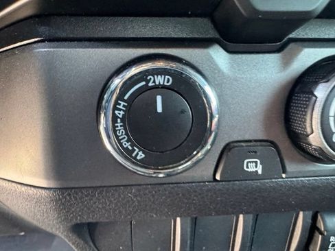 Used 2019 Toyota Tacoma TRD Sport AWD/4WD image 26