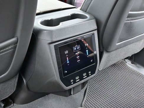 Used 2025 GMC Yukon Denali Ultimate AWD/4WD image 36