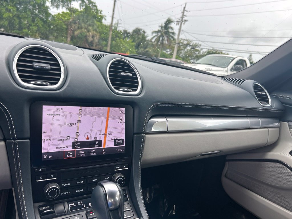 Used 2018 Porsche 718 Boxster RWD image 12