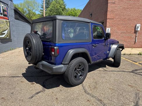 Used 2020 Jeep Wrangler Sport AWD/4WD image 4