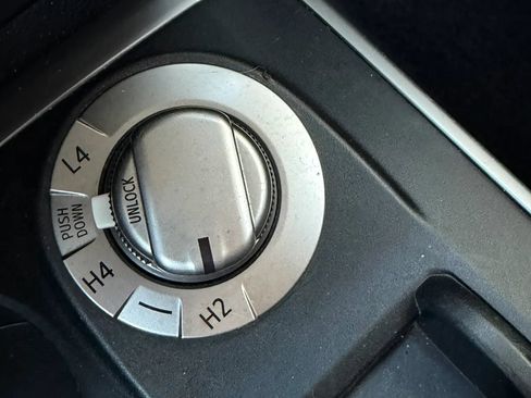 Used 2014 Toyota 4Runner SR5 AWD/4WD image 20