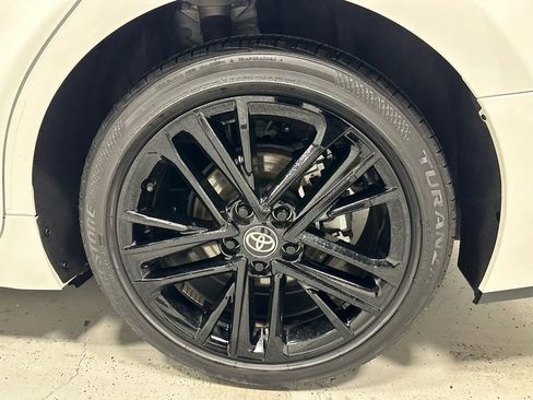 Used 2025 Toyota Camry SE image 64