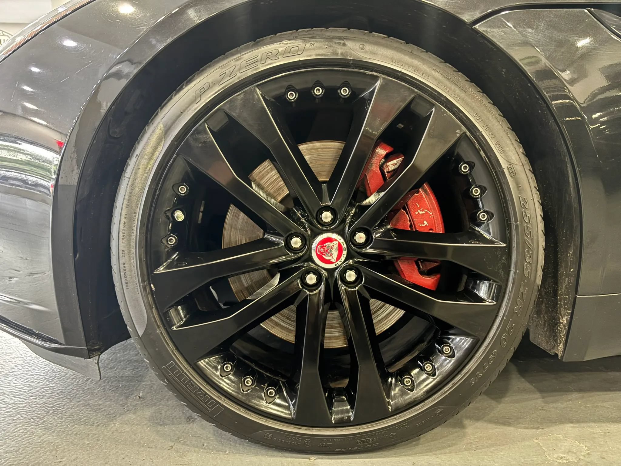 Used 2020 Jaguar F-TYPE Convertible RWD image 40