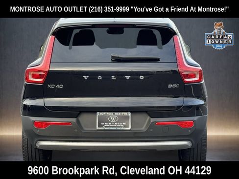 Used 2023 Volvo XC40 B5 Core image 6