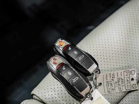 Used 2017 Porsche 911 Carrera image 50