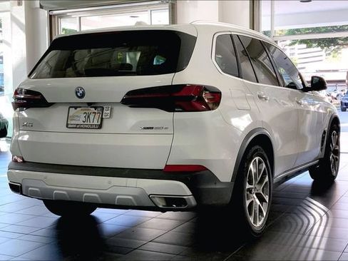Used 2024 BMW X5 xDrive50e w/ Parking Assistance Package AWD/4WD image 6