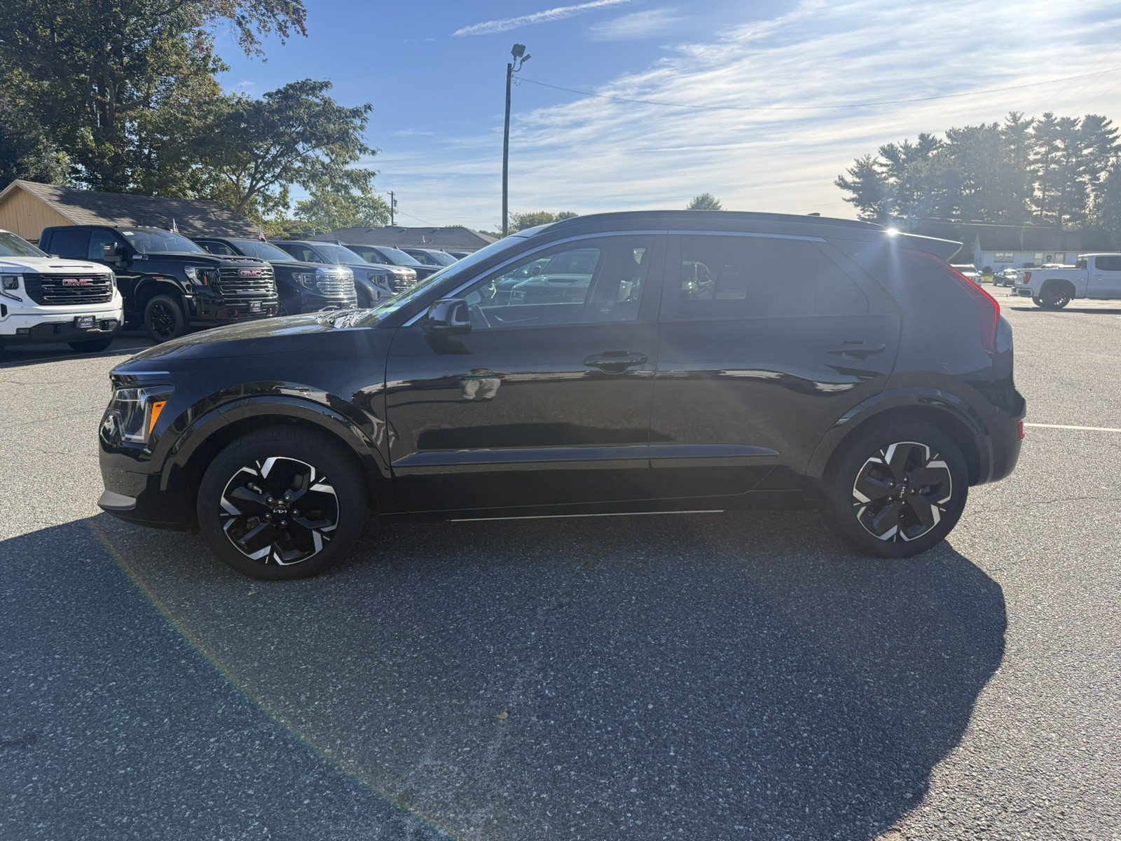 Used 2024 Kia Niro Wind w/ Wind Preserve Package FWD image 6