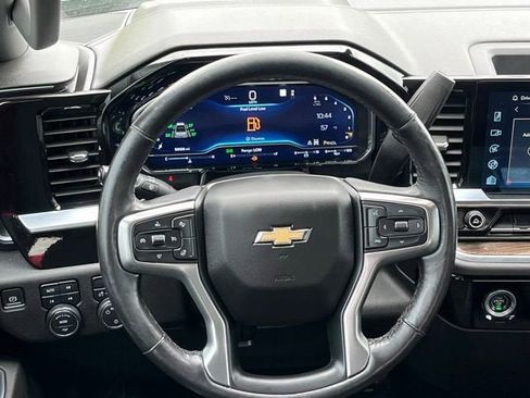 Used 2022 Chevrolet Silverado 1500 LT w/ Z71 Off-Road Package AWD/4WD image 19