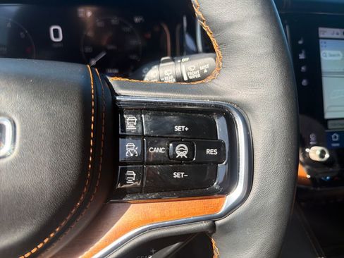 Used 2024 Jeep Grand Wagoneer Series III image 42