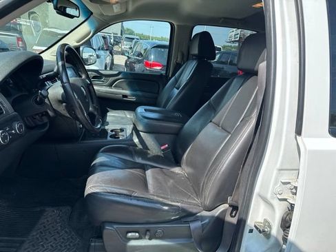 Used 2007 Chevrolet Avalanche LT w/ LT Preferred Equipment Group AWD/4WD image 12