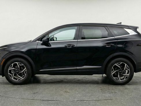 Used 2025 Kia Sportage LX image 5