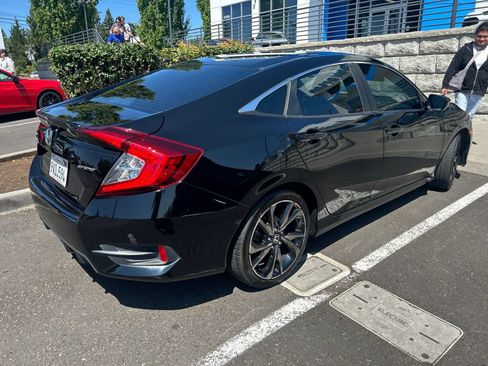 Used 2021 Honda Civic Sport image 4