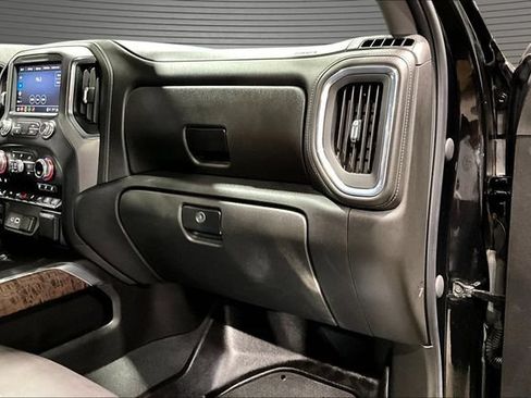 Used 2022 GMC Sierra 2500 Denali w/ Denali Black Diamond Edition AWD/4WD image 26