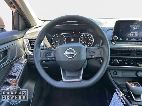 Used 2025 Nissan Rogue S AWD/4WD image 16
