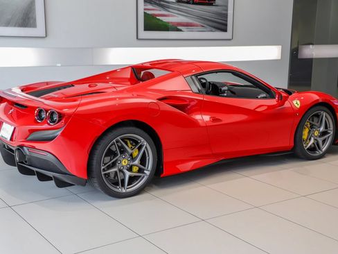 Certified 2022 Ferrari F8 Tributo RWD image 22