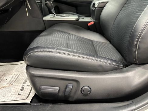 Used 2014 Toyota Camry SE FWD image 12