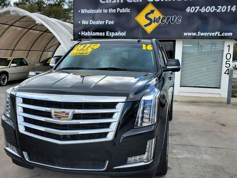 Used 2016 Cadillac Escalade Premium image 2