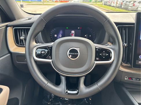 Used 2026 Volvo XC60 B5 Plus AWD/4WD image 19