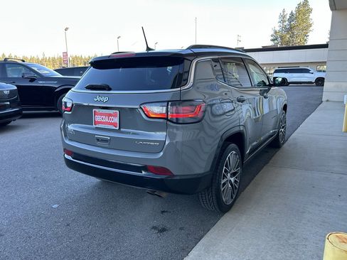 Used 2022 Jeep Compass Limited w/ Elite Group AWD/4WD image 4