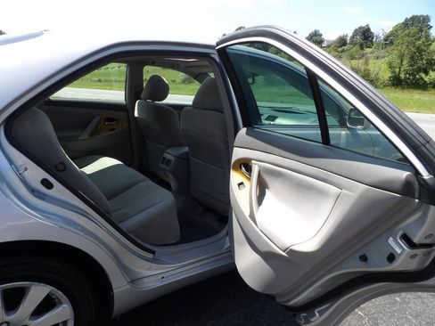Used 2007 Toyota Camry XLE FWD image 15