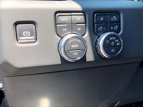 Used 2024 GMC Sierra 1500 Denali w/ Denali Reserve Package AWD/4WD image 35