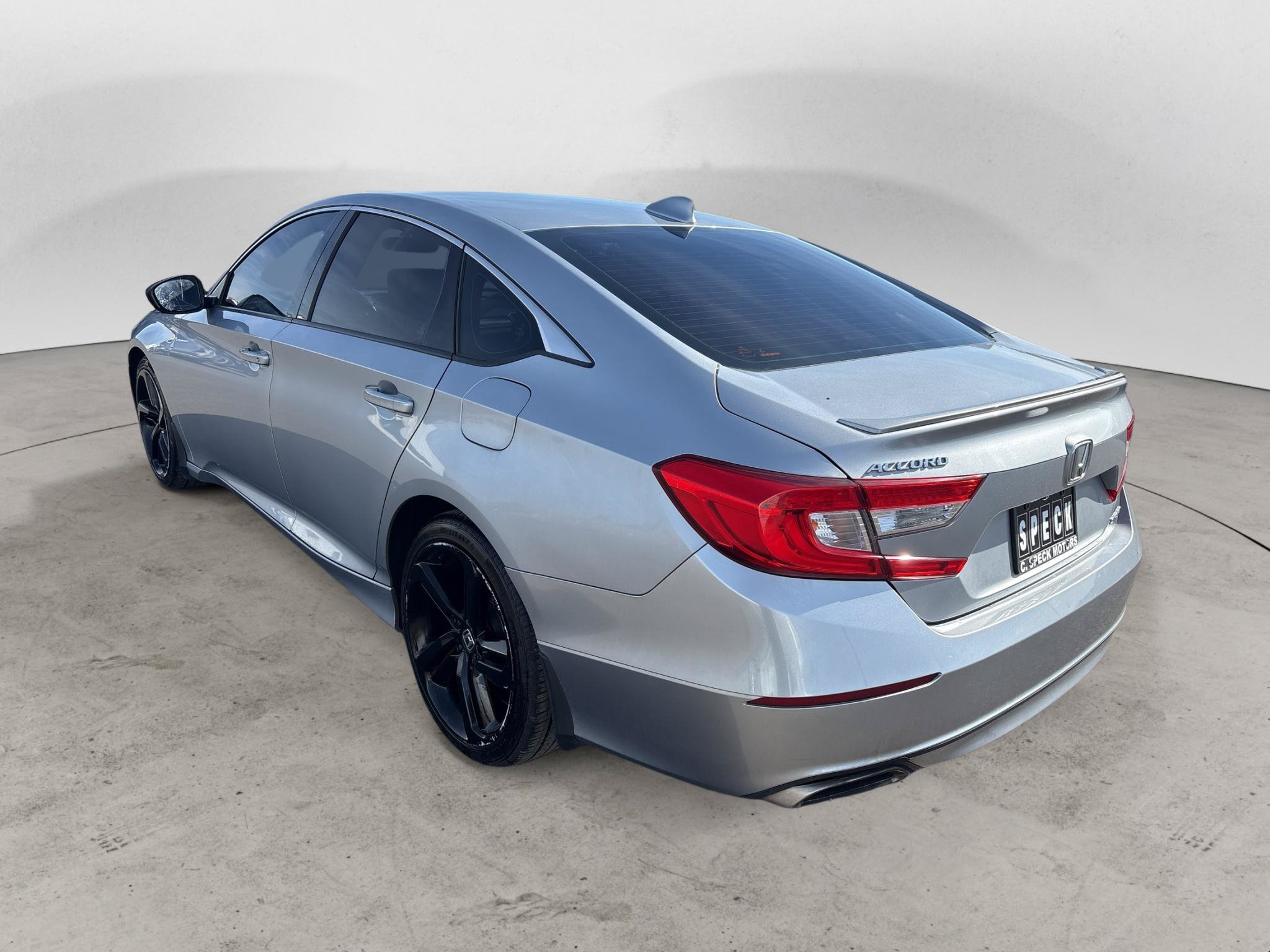 Used 2018 Honda Accord Sport image 3