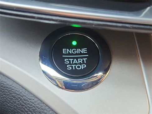 Used 2021 Ford Explorer XLT w/ Equipment Group 202A image 17