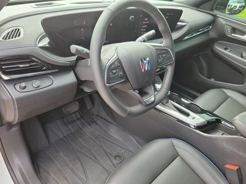 Used 2024 Buick Envista Sport Touring w/ Convenience I Package FWD image 8