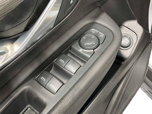Used 2024 GMC Terrain SLT FWD image 19