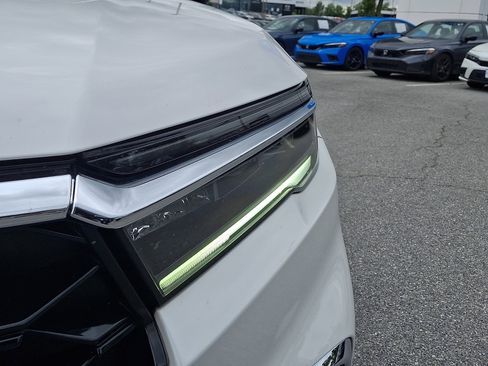 Used 2023 Honda Pilot Touring image 9